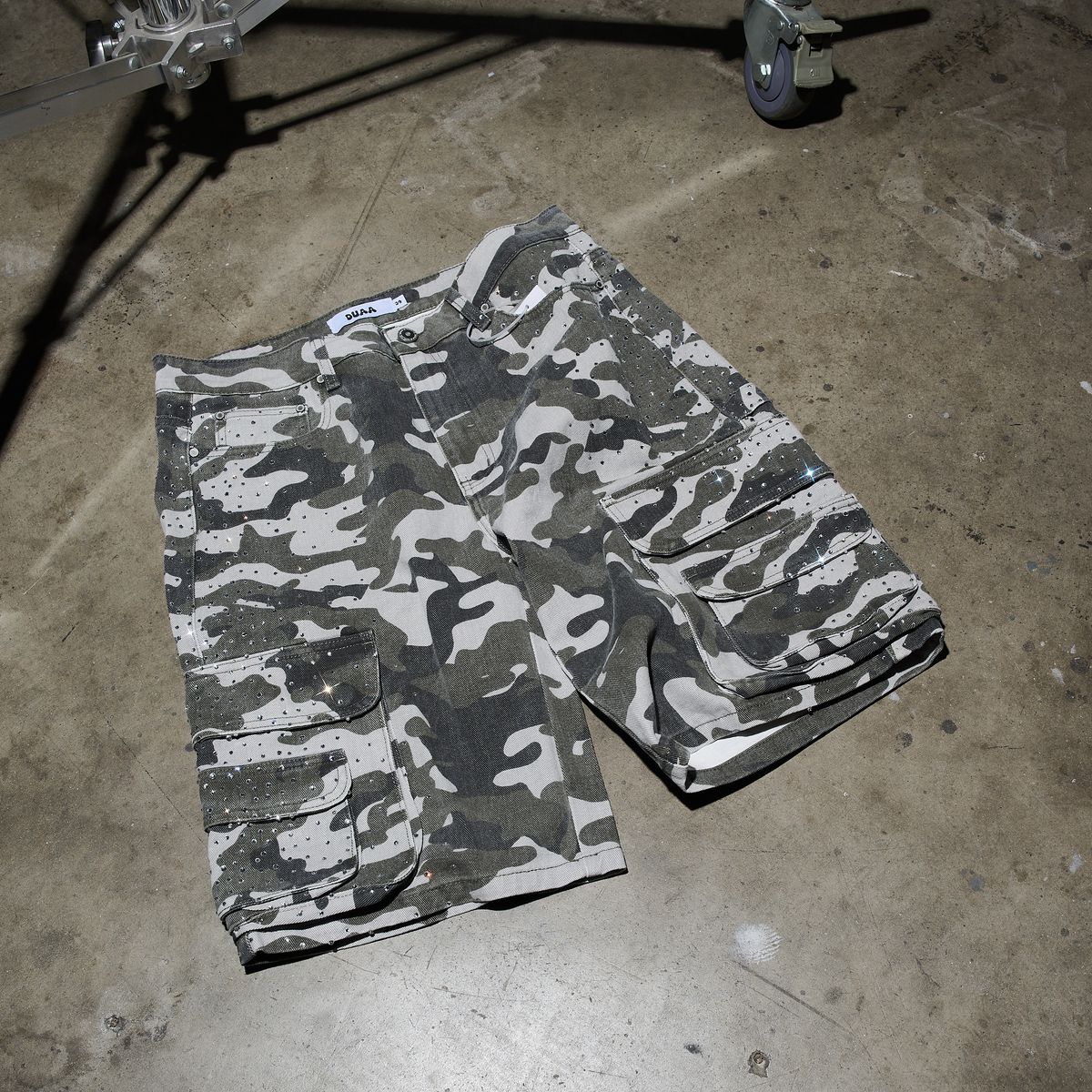Duaa &quot;forward&quot; Grey Camo Cargo Shorts - CAMO GREY