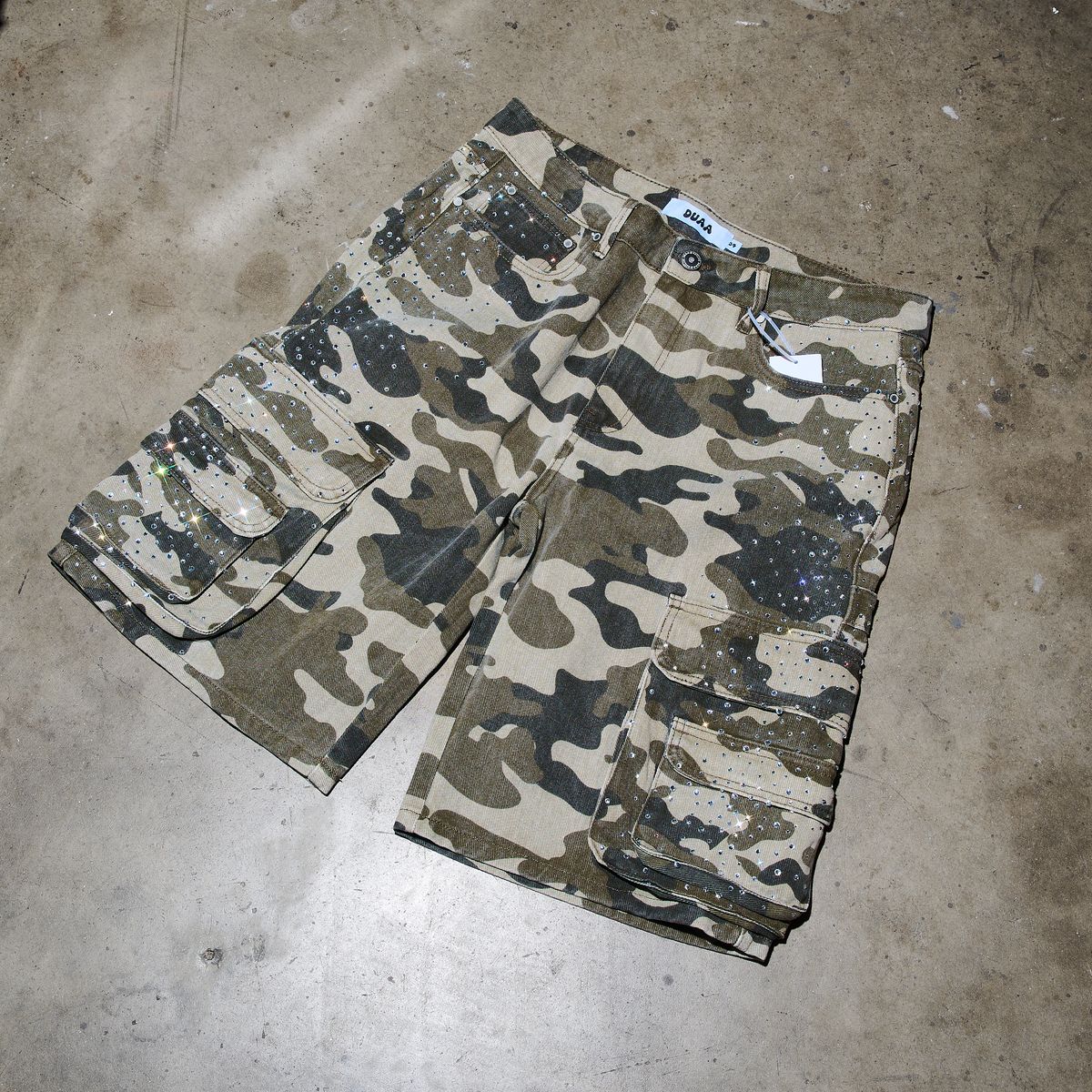 Duaa &quot;creative&quot; Green Camo Cargo Shorts - CAMO