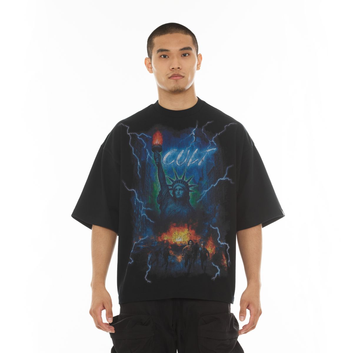 Cult "Big Apple" Oversized Short Sleeve Tee - BLACK