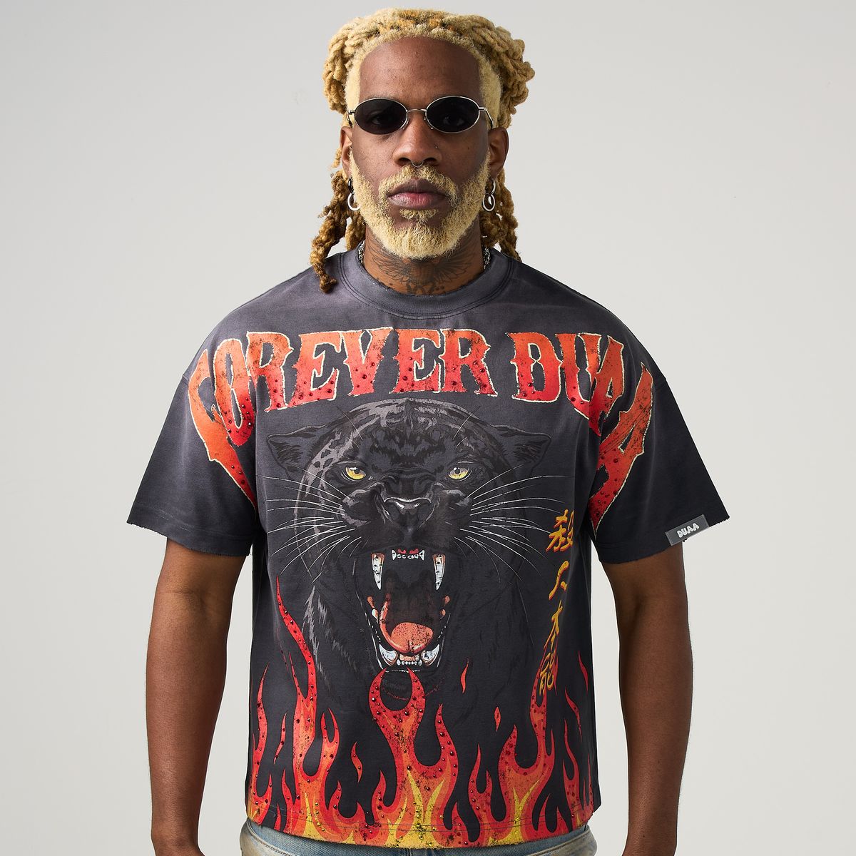 Duaa Panther Tee Shirt - BLACK-WASH/RED