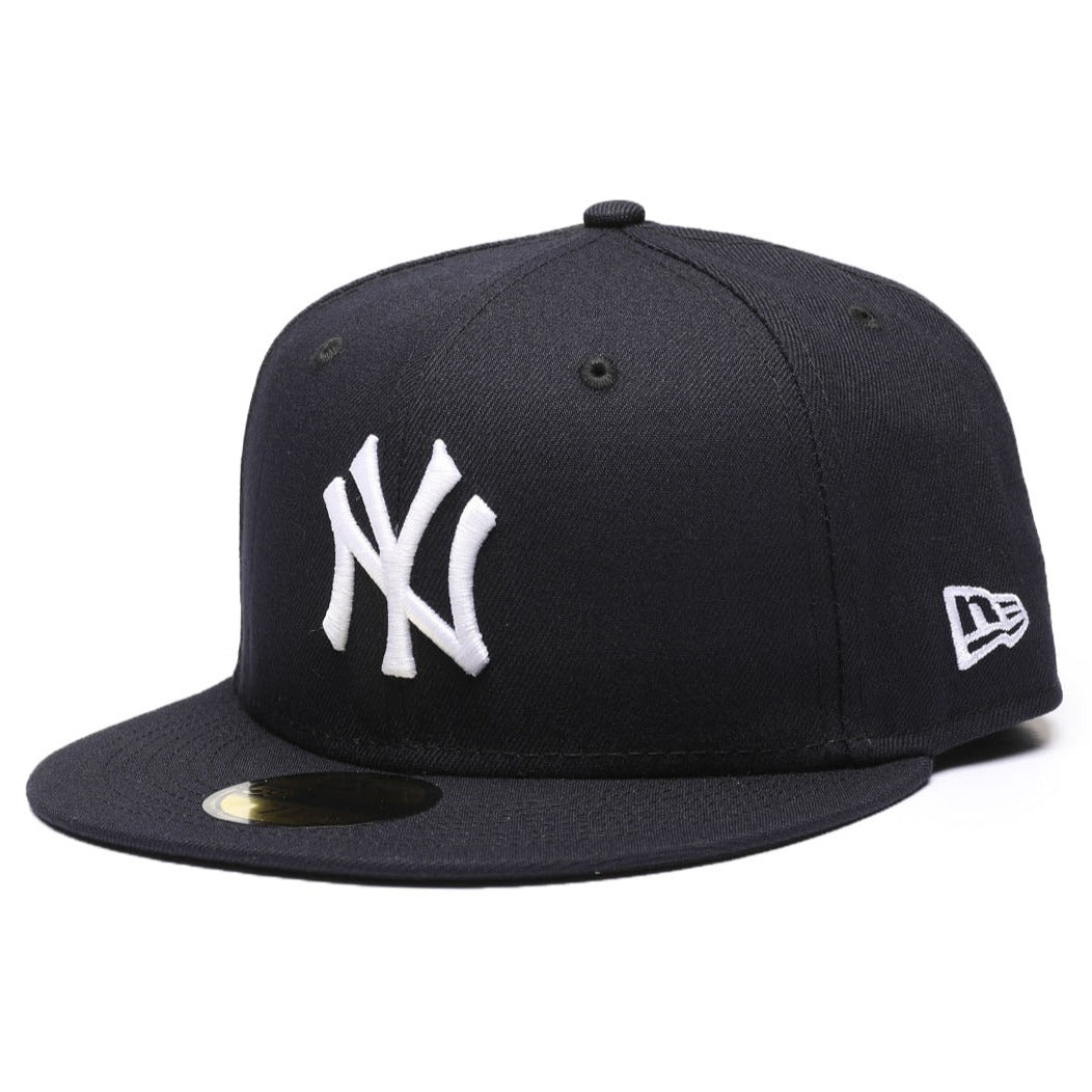 New Era Yankees Judge Side Fitted Hat - NAVY BLUE
