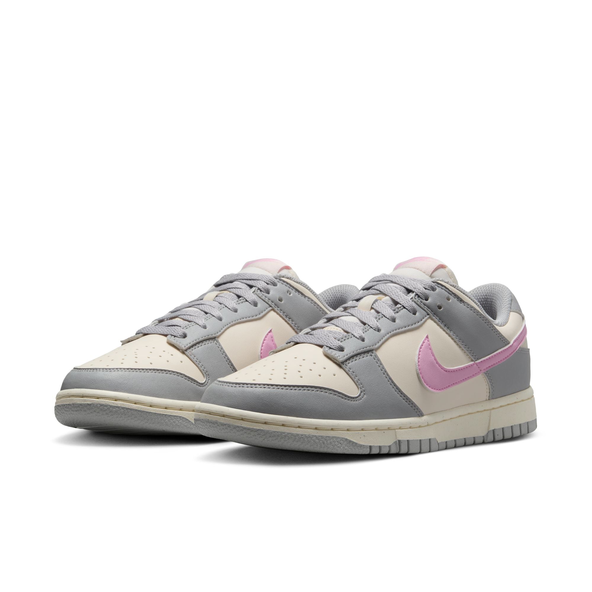 国内配送 NIKE W DUNK LOW NEXT NATURE L.GREY/PINK RISE Nike Dunk Low Next Nature Light Smoke Grey Pink Rise