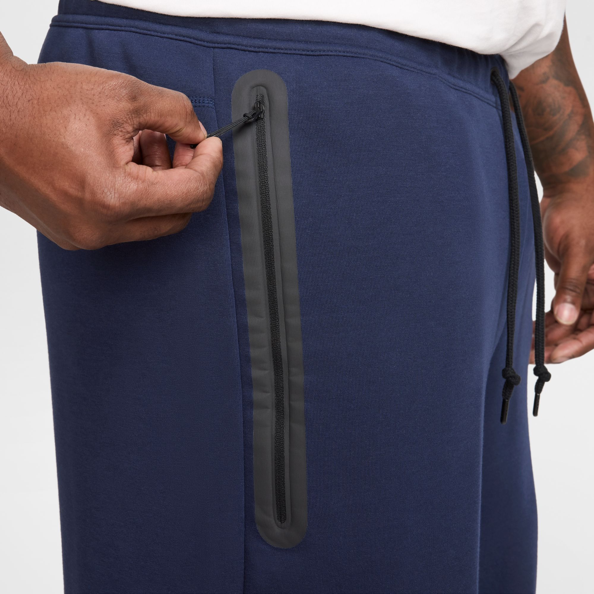 Men's Nike Sportswear Tech Fleece
Shorts - OBSIDIAN/BLACK