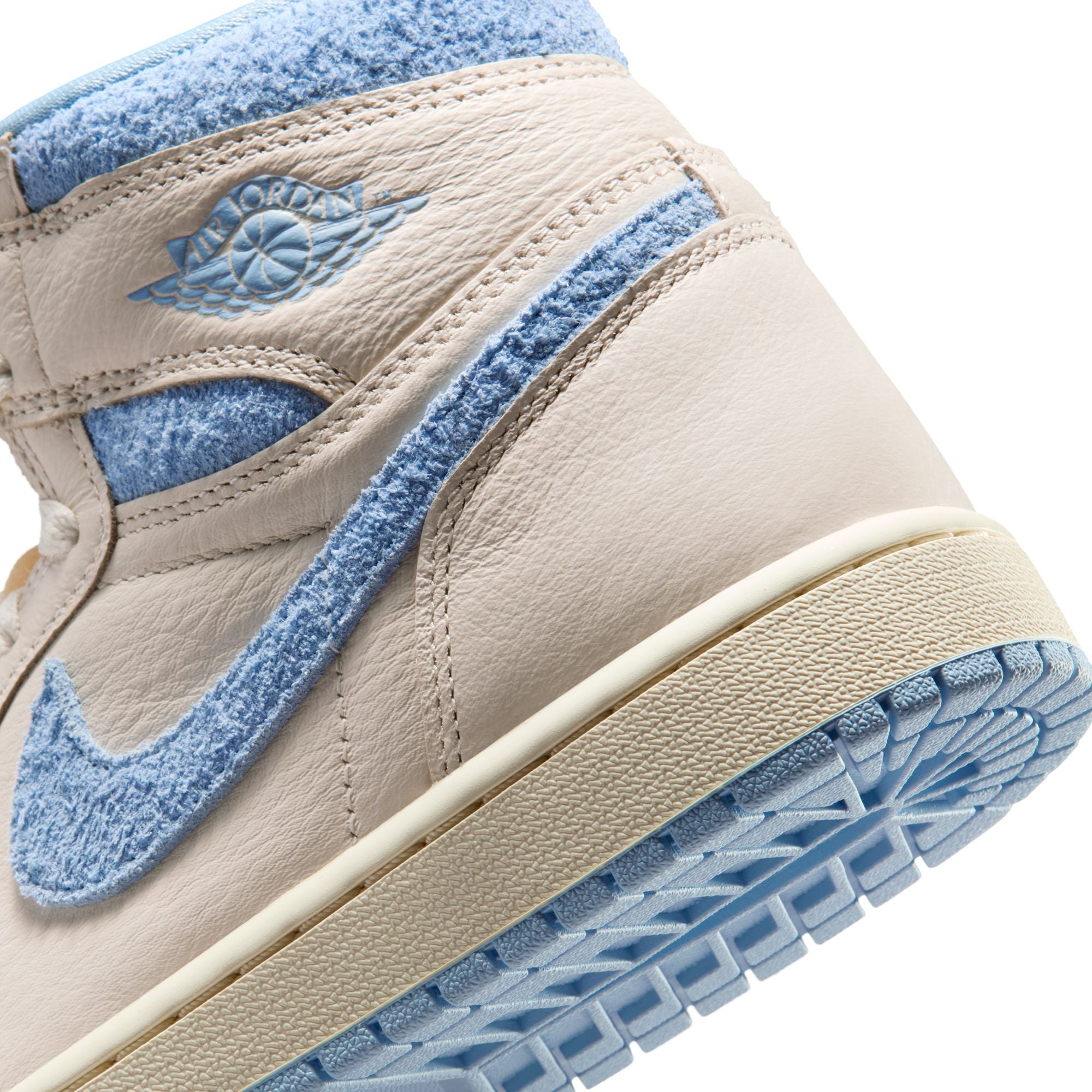 Women's Air Jordan 1 Retro High OG - PALE IVORY/PSYCHIC BLUE-COCONUT MILK