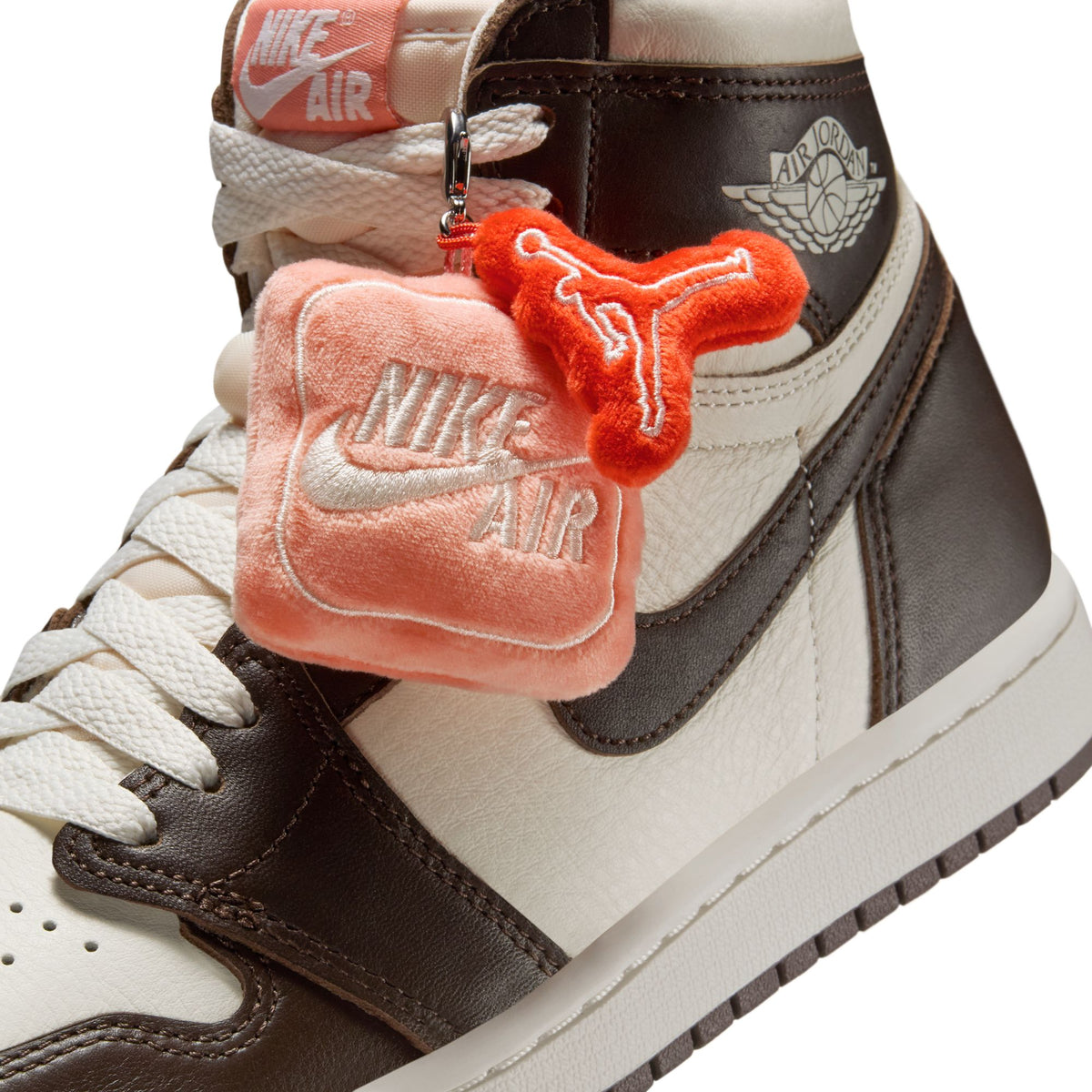 Women&#39;s Air Jordan 1 Retro High OG - BAROQUE BROWN