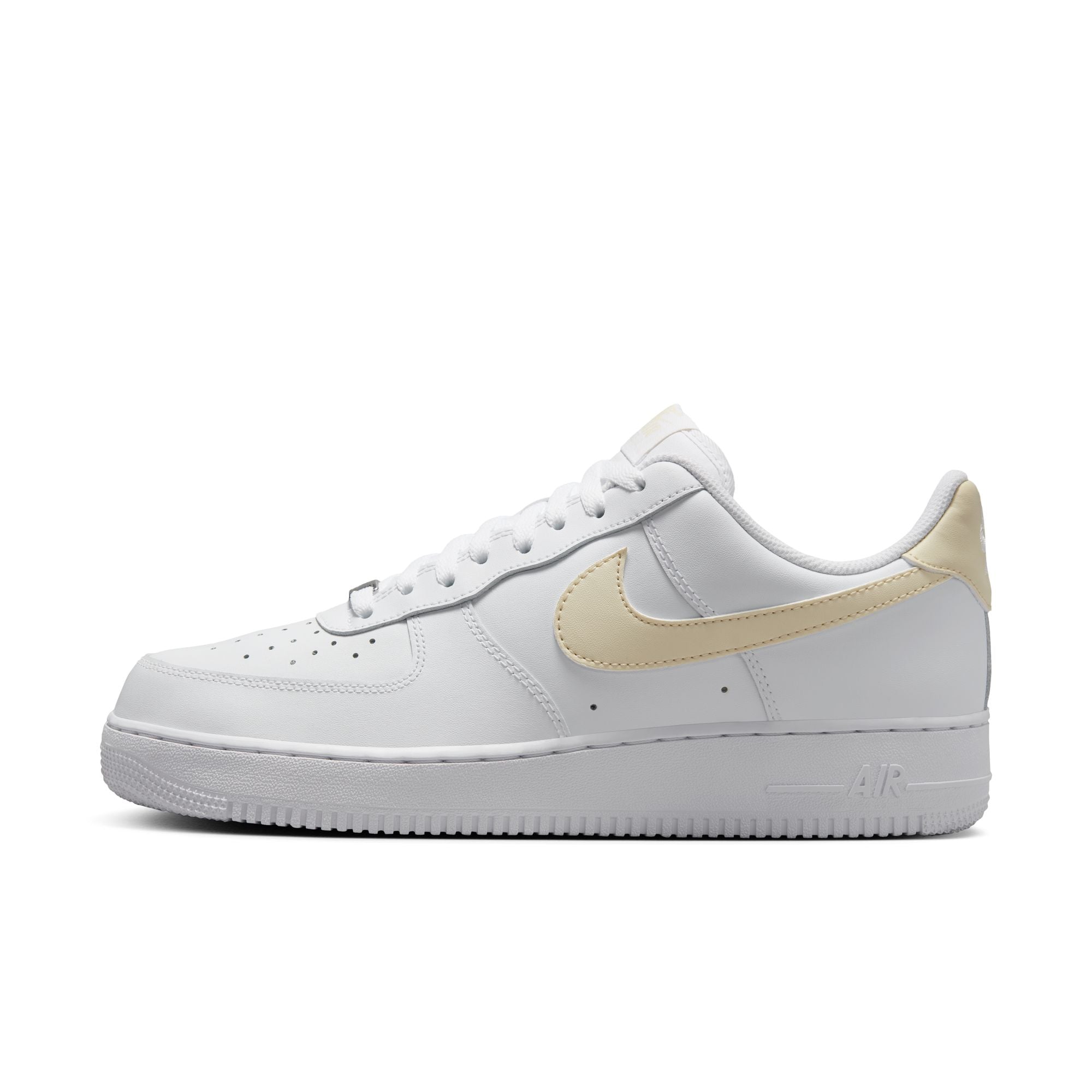 国内配送 NIKE AIR FORCE 1 '07 WHITE/LT.KHAKI Men's Nike Air Force 1 '07 - WHITE/LT KHAKI-WHITE