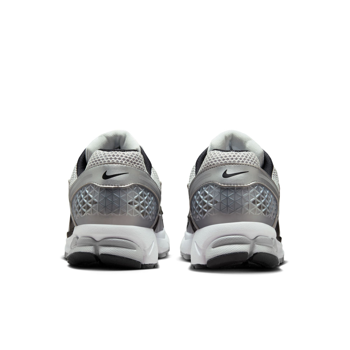 Men&#39;s Nike Zoom Vomero 5 - METALLIC SILVER/BLACK-PURE PLATINUM