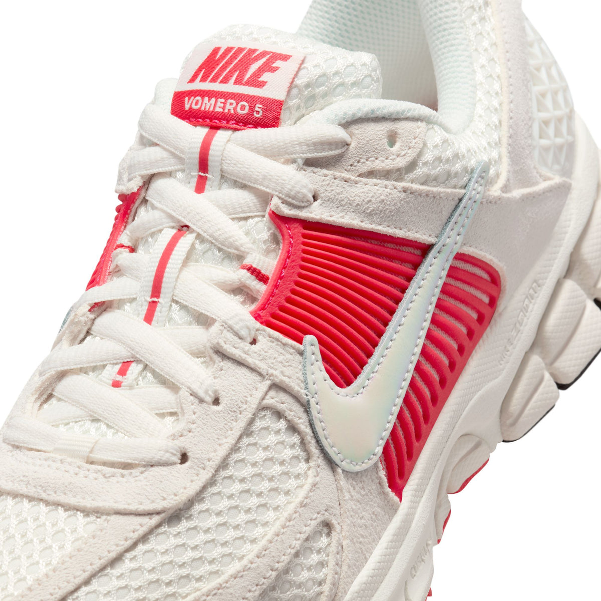Women&#39;s Nike Zoom Vomero 5 - SAIL/MULTI-COLOR-SIREN RED-BLACK