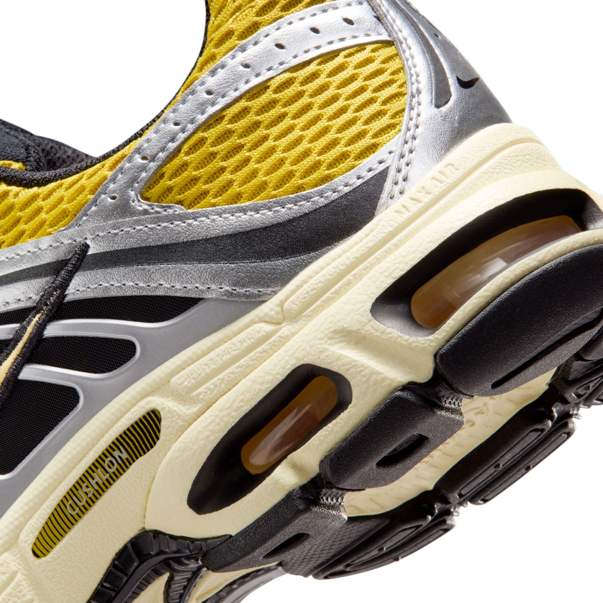 Men's Nike Air Max Moto 2k - SAFFRON QUARTZ/ALABASTER-METALLIC SILVER