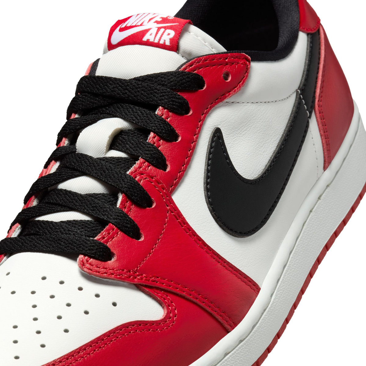 Men&#39;s Air Jordan 1 Retro Low &quot;Chicago&quot; - VARSITY RED/BLACK-SUMMIT WHITE