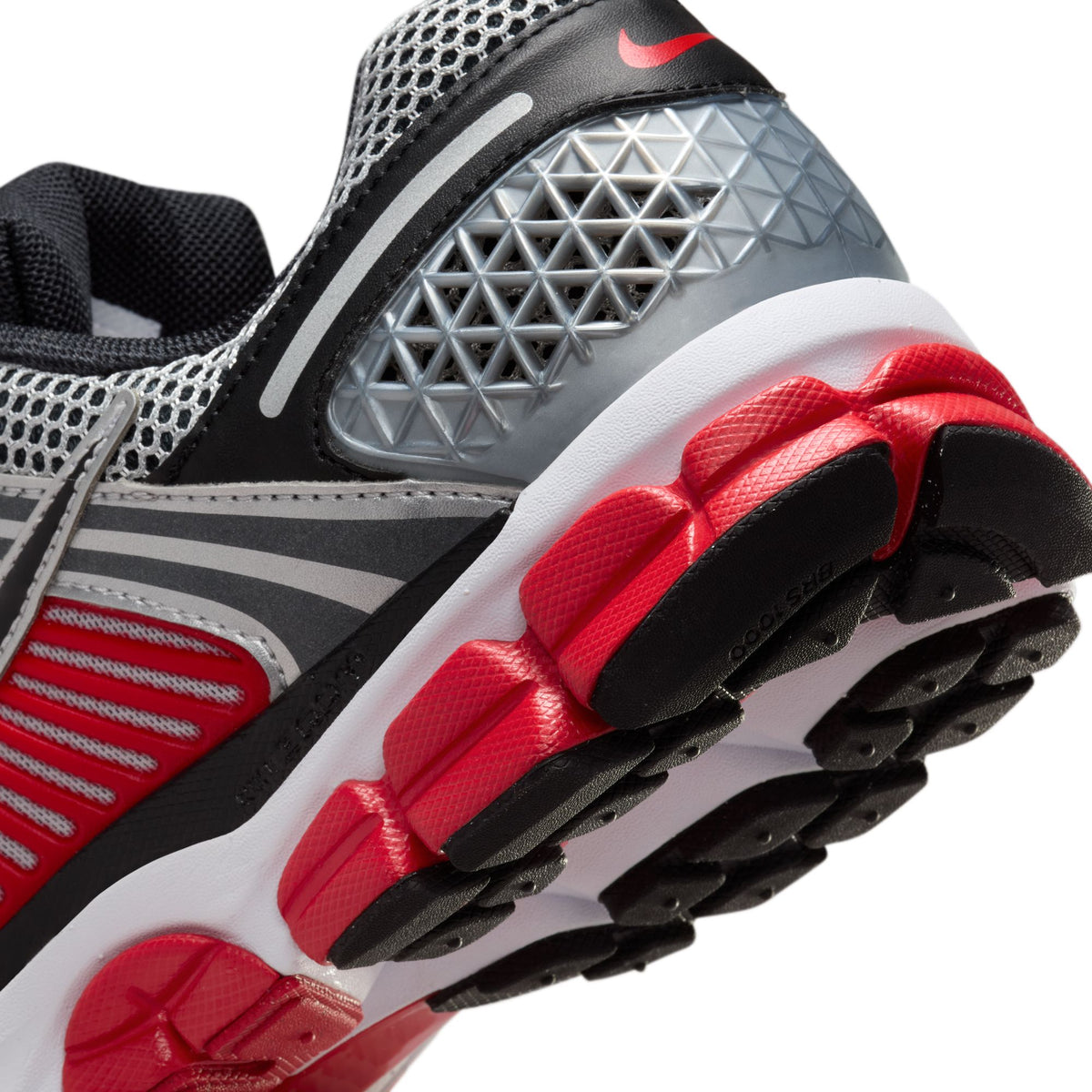 Men&#39;s Nike Zoom Vomero 5 - METALLIC SILVER/BLACK-UNIVERSITY RED