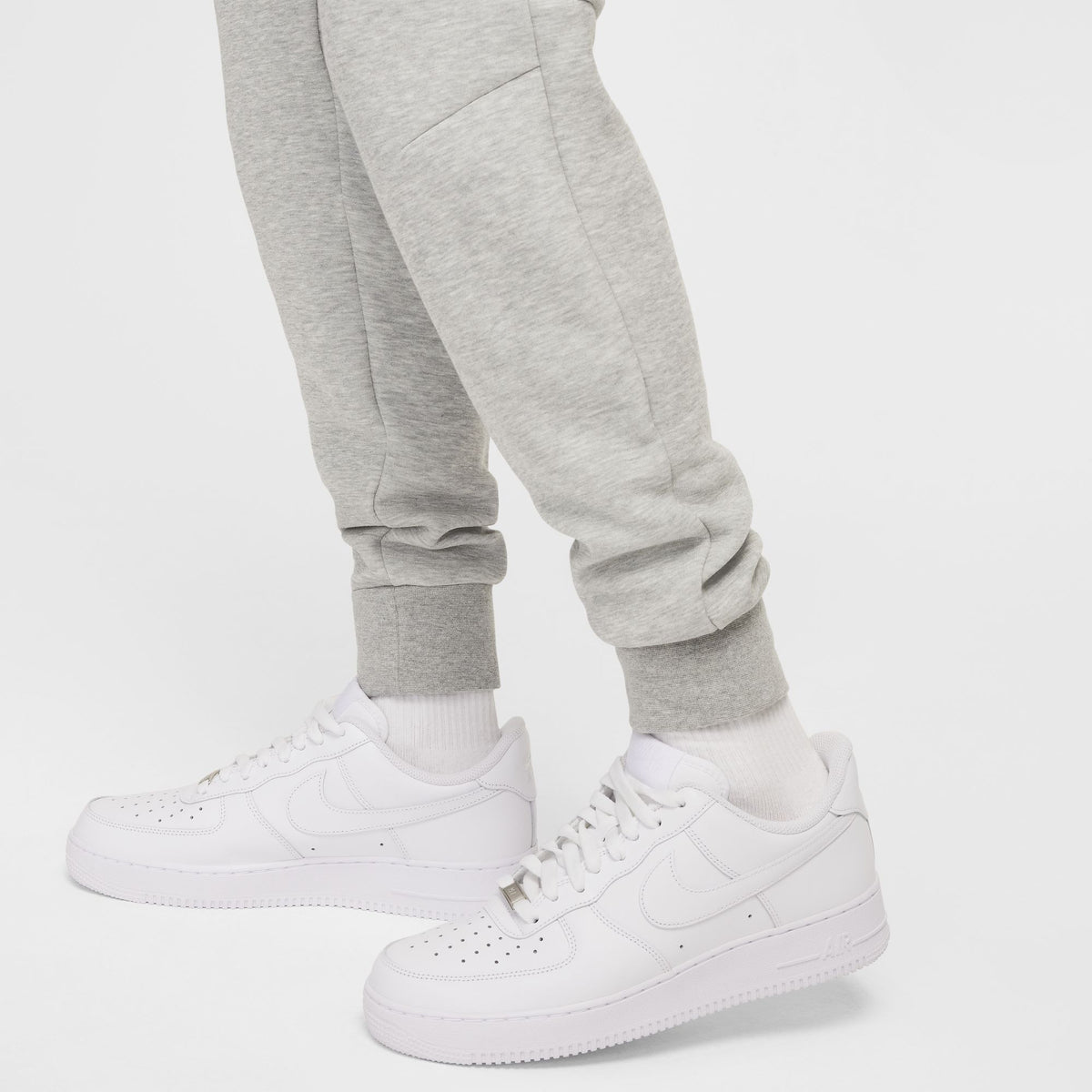 Men&#39;s Nike Fleece Joggers
- DK GREY HEATHER/BLACK