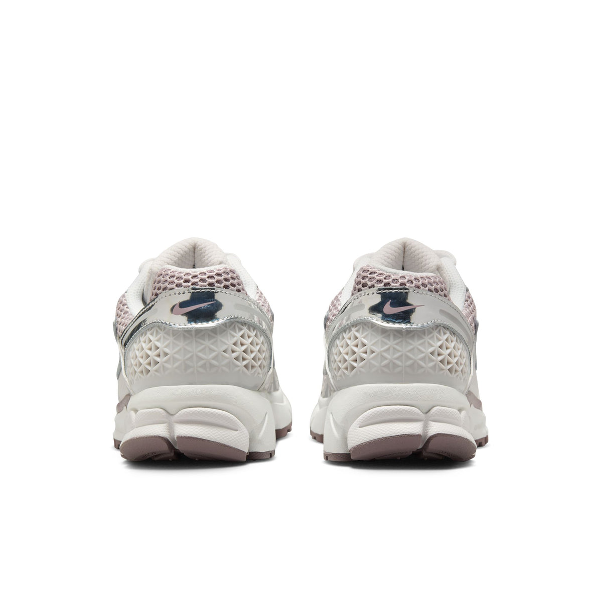 Women&#39;s Nike Zoom Vomero 5 - VAST GREY/METALLIC SILVER