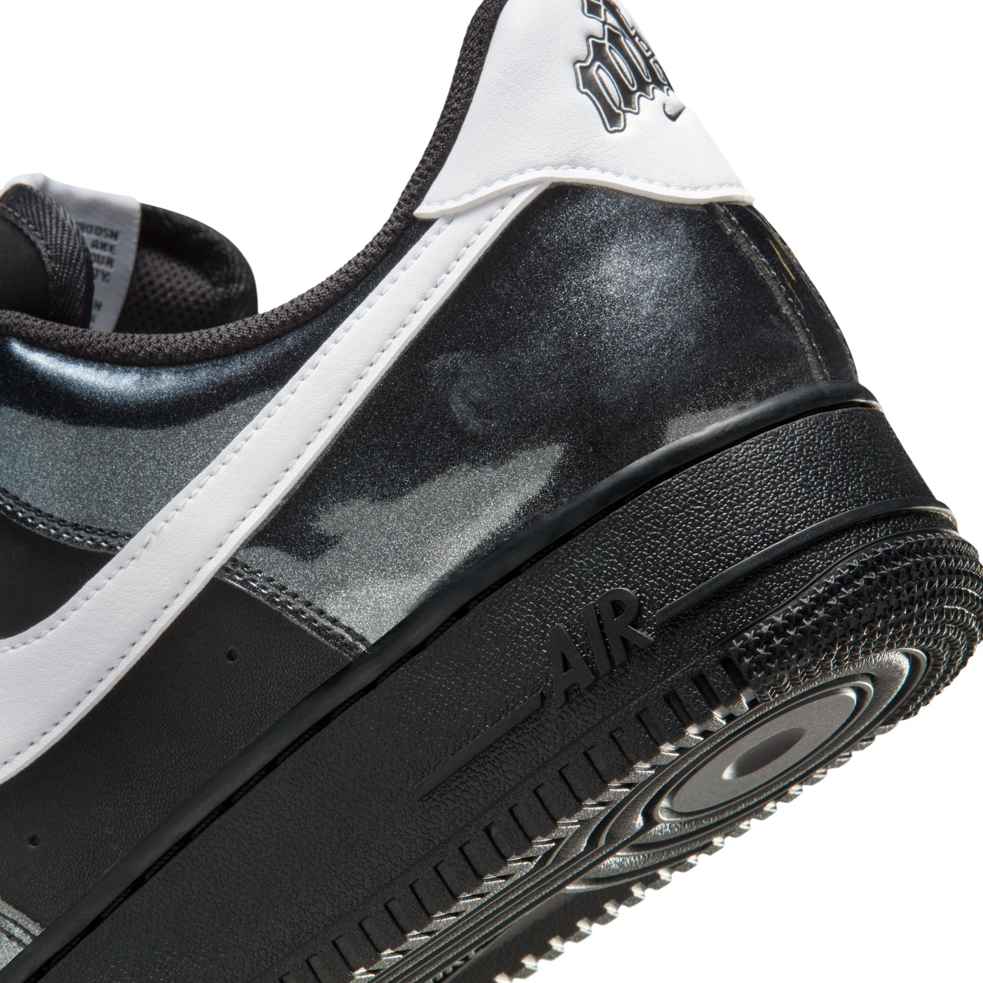 Men's Nike Air Force 1'07 LV8 - BLACK/WHITE