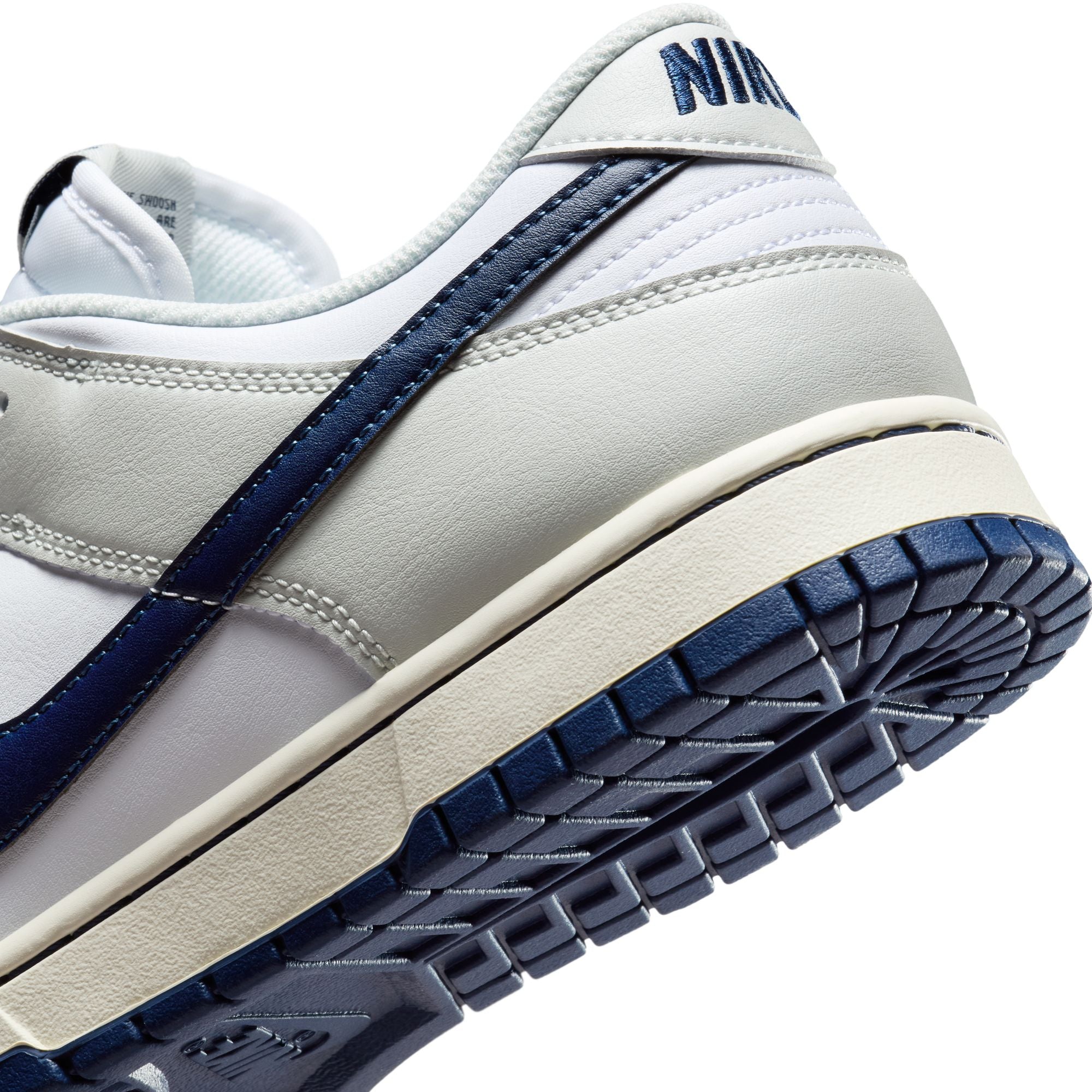 Men's Nike Dunk Low Retro - WHITE/MIDNIGHT NAVY-PHOTON DUST