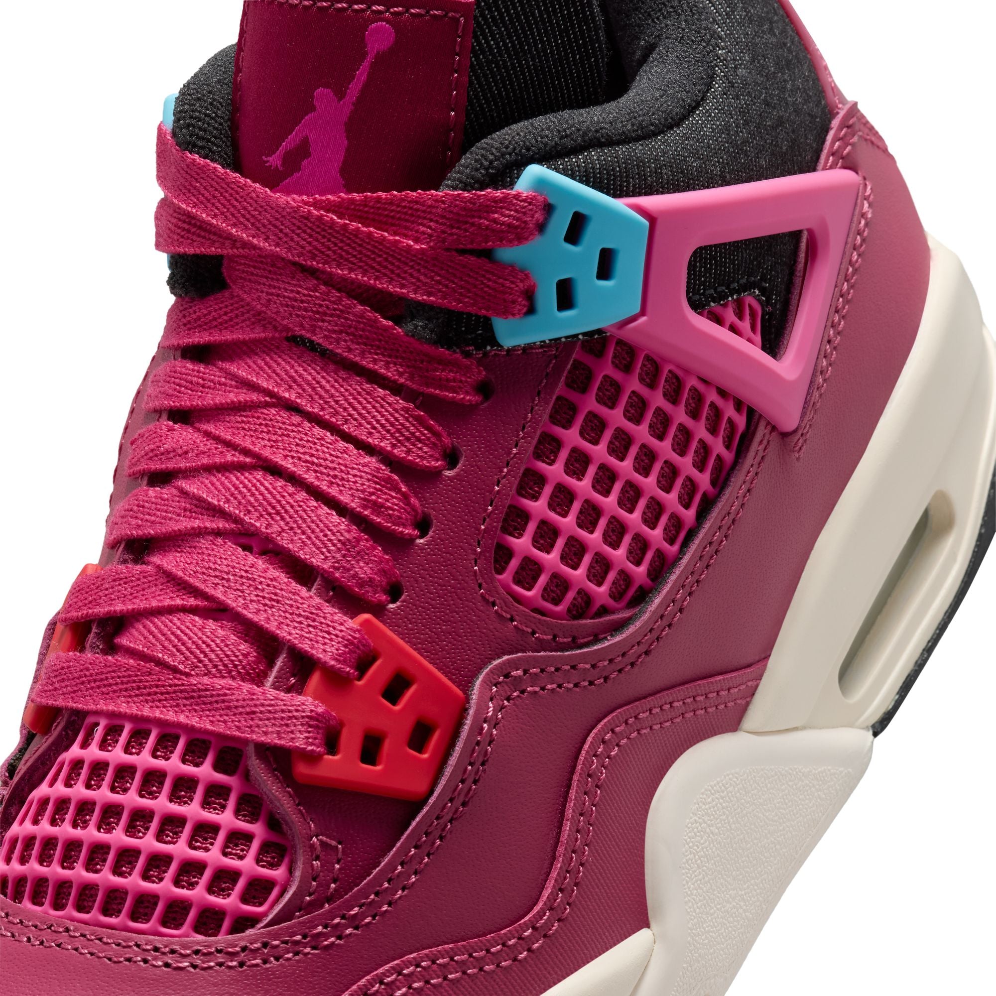 Air Jordan 4 Retro "She's A Star"
GS - SWEET BEET/DESERT PINK-OFF NOIR-CHALK