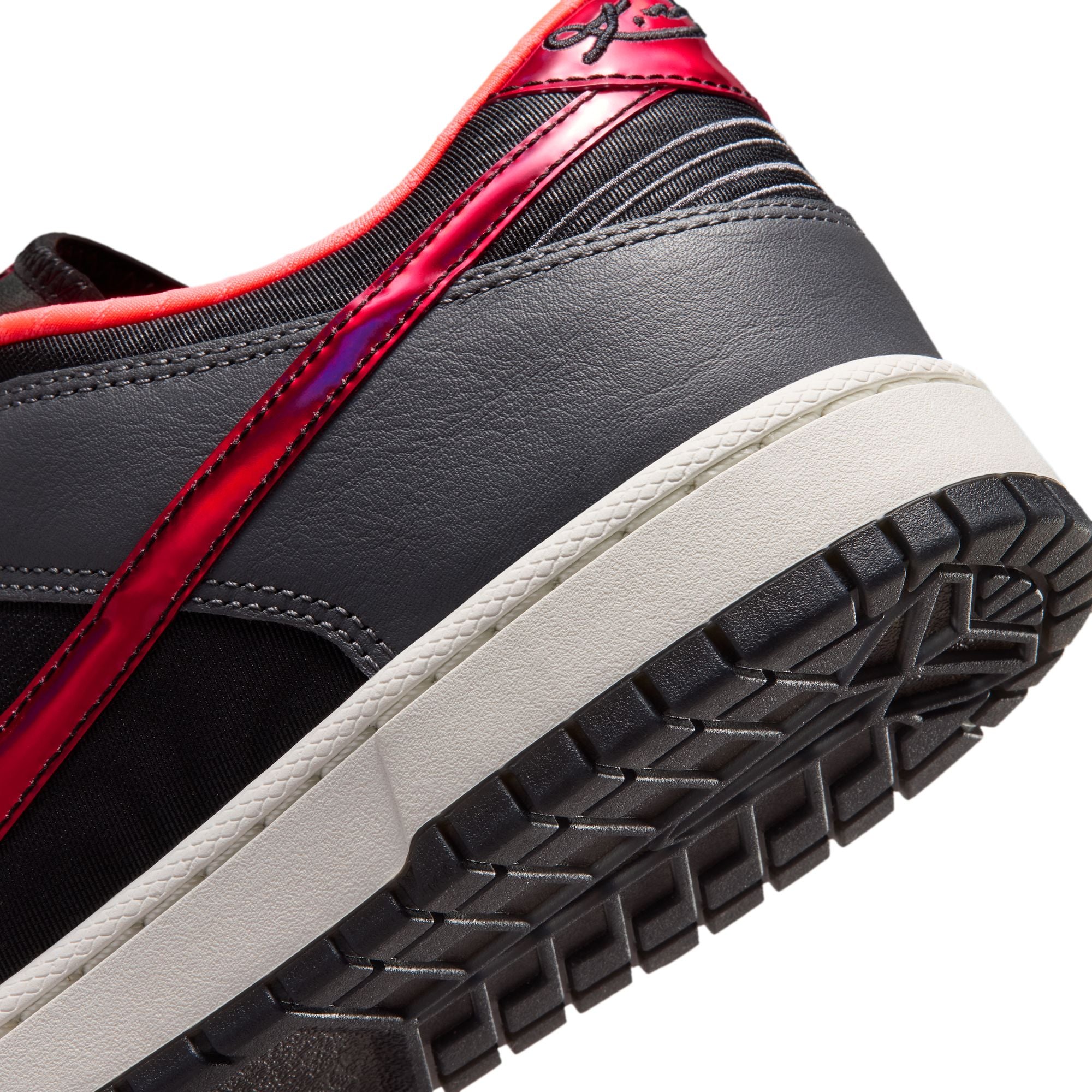 Men's Kobe Nike Dunk Low Protro - BLACK/MULTI-COLOR-HOT PUNCH
