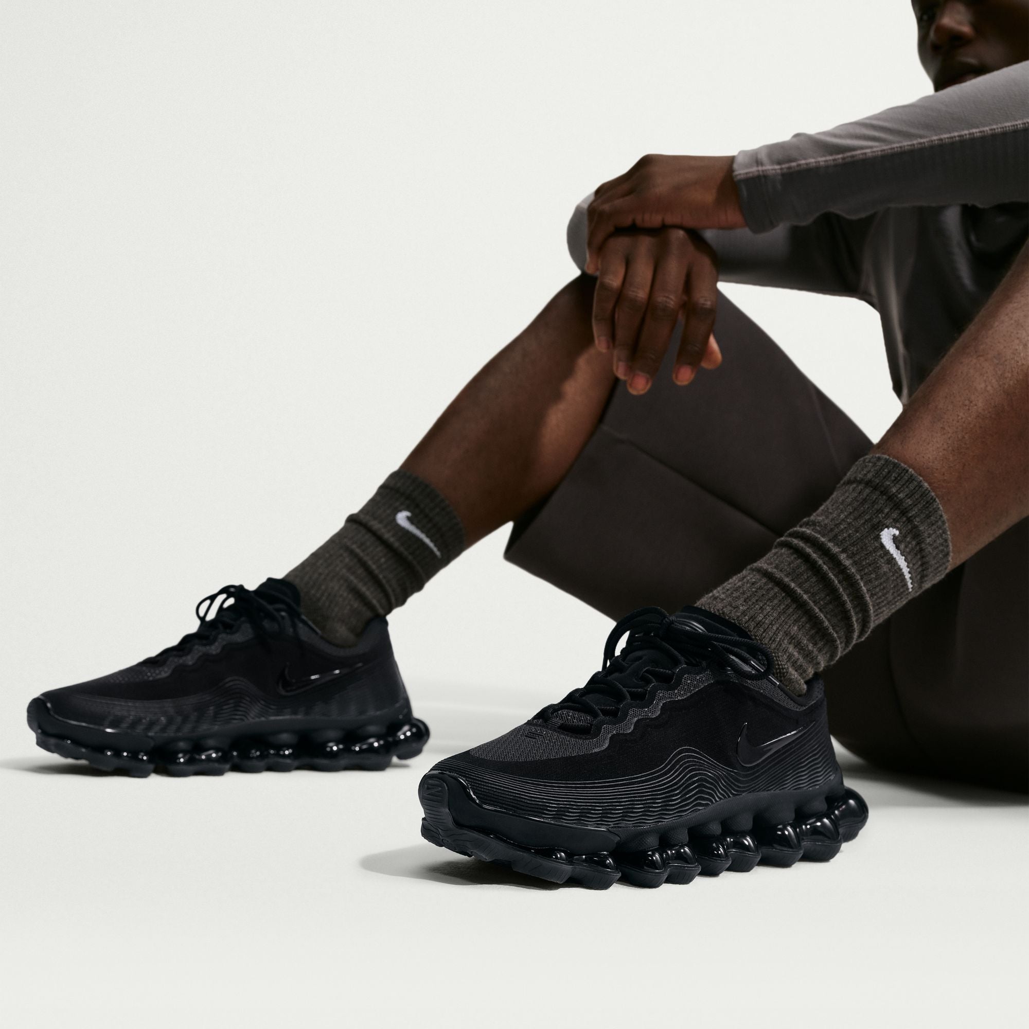 Men's Nike Air Liquid Max - BLACK/BLACK-ANTHRACITE-SMOKE GREY