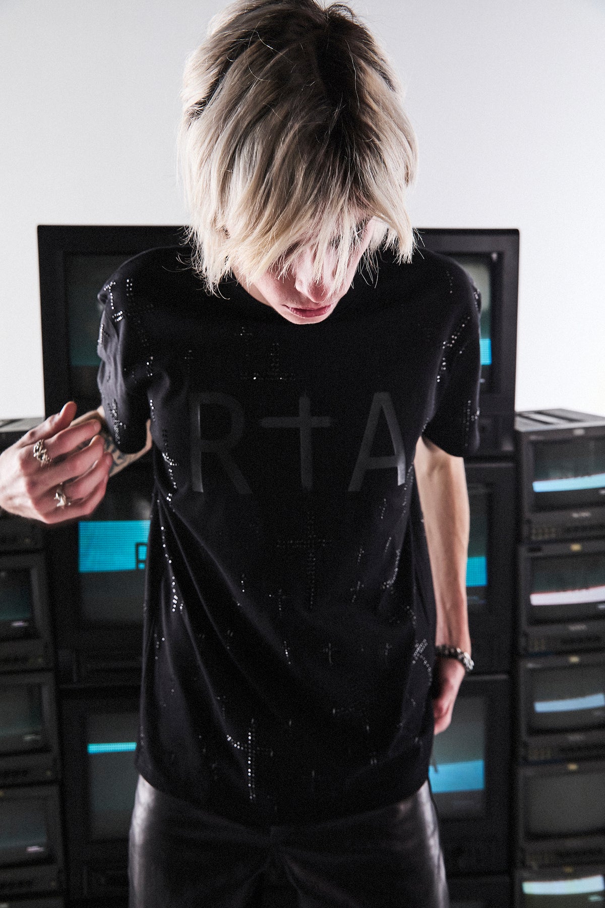 RTA Liam Tee - BLACK CRYSTAL